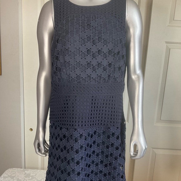 Ann taylor Eyelet Lace A Line Dress Midnight Dark Blue Lined Sleeveless Size 12P - Picture 1 of 10